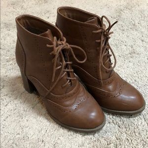 Oxford brown lace up Booties